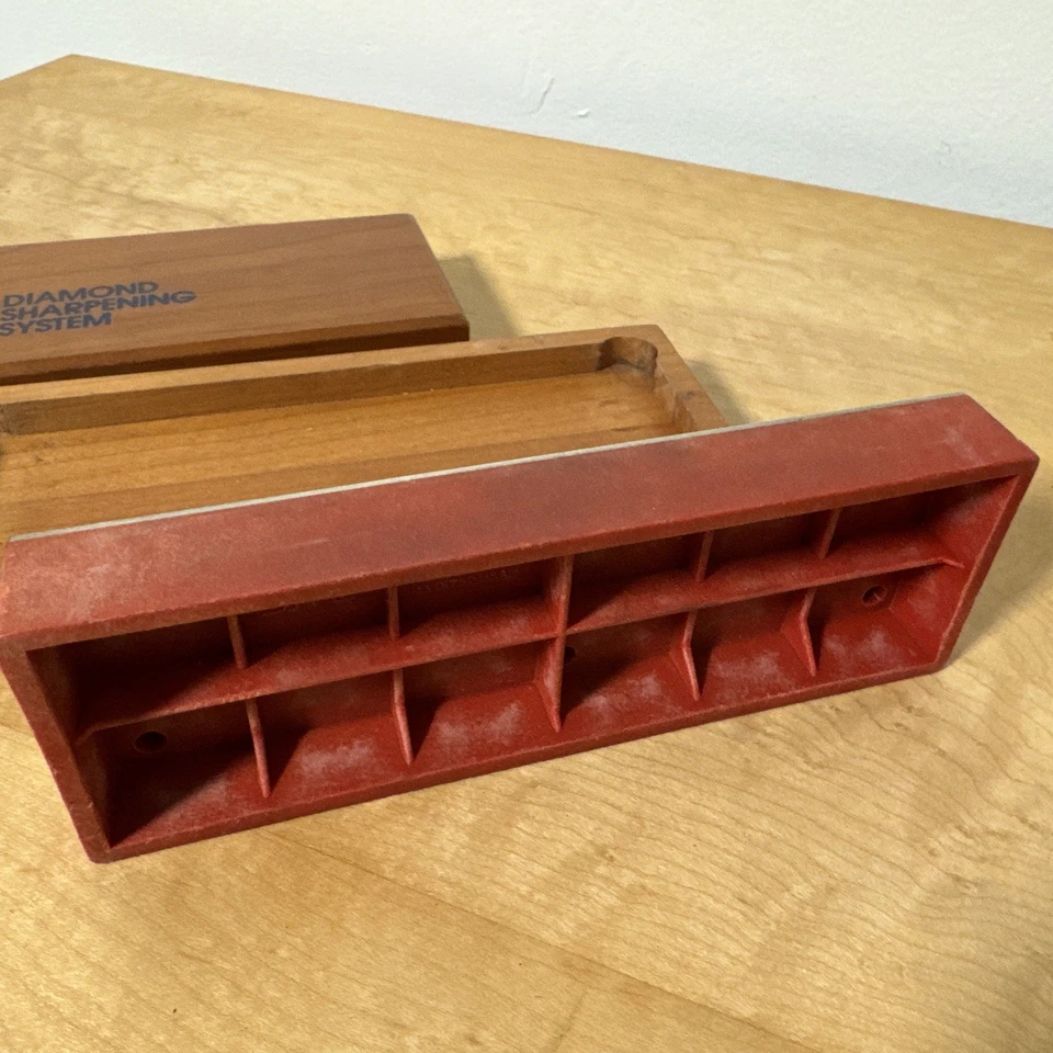 DMT Diamond Sharpening System Blue Sharpening 6in Stone With Wooden Case RED - Image 3 of 4