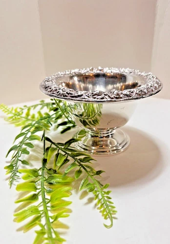 S.Kirk & Son Sterling Silver Footed Repoussé Mayonnaise Bowl 173.5 Gr.