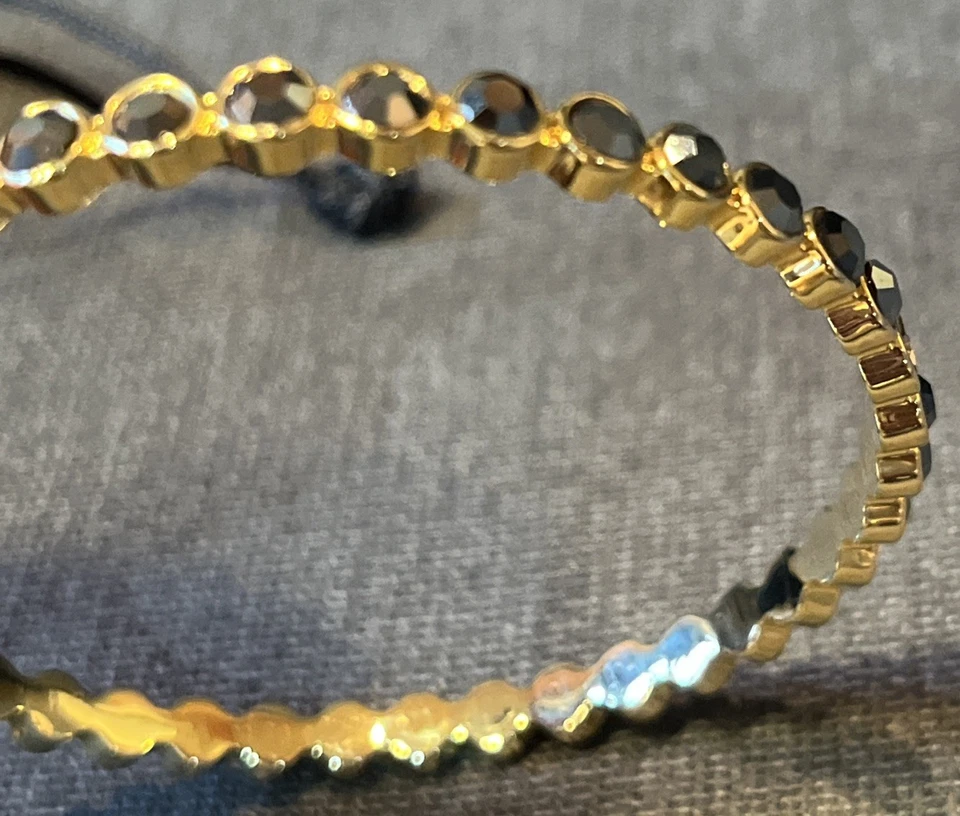 "Brazalete circular festoneado con cristales negros Marc By Mark Jacob's 14k GP 7,8""" Foto 4 de 4