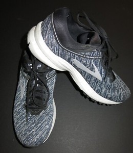 brooks walking tennis shoes