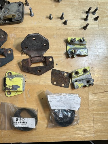 Triumph Spitfire Door Locks, Door Hinges Original - Picture 9 of 11