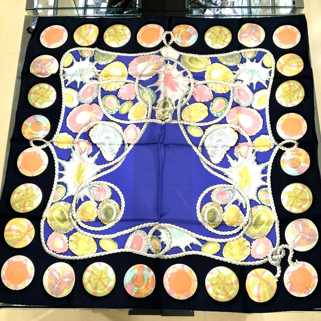 Foulard Christian Dior coquillage 100% soie bleu occasion