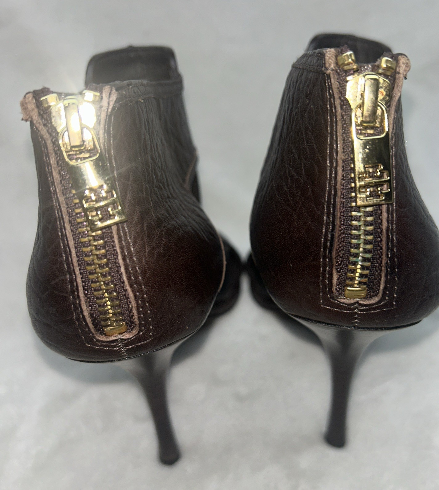 Tory Burch Black Textured Leather Peep Toe Ankle T-Strap Heels Size 9.5 BROWN thumbnail 6