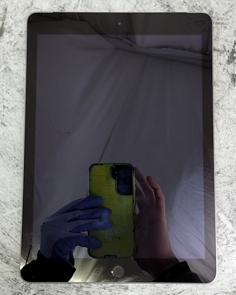 Apple iPad 5th Gen. A1823 Space Gray 32gb Verizon for sale online