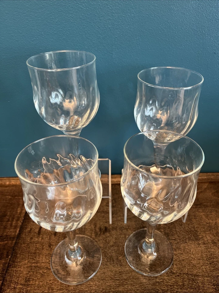 Vintage Set of 4 Oneida “Spin” Wine Glasses Beautiful Optic Swirl ~ Excellent! - Image 2 of 4
