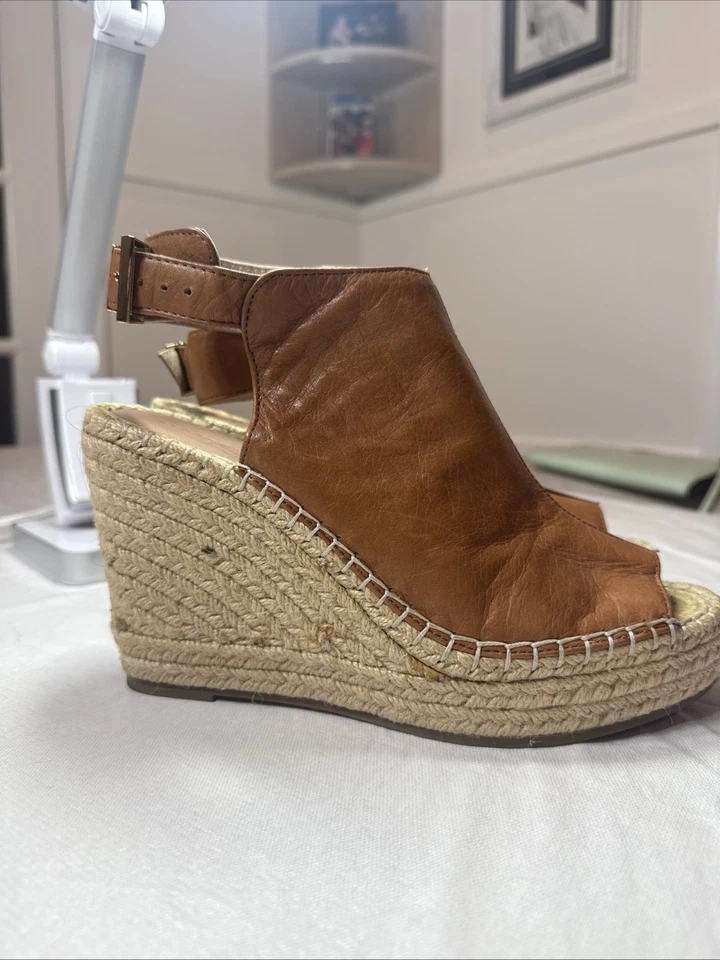 Kenneth Cole Mujer Olivia Cuero Suave Hebilla Alpargatas 8.5 Coñac Tostado Tacones Foto 2 de 4