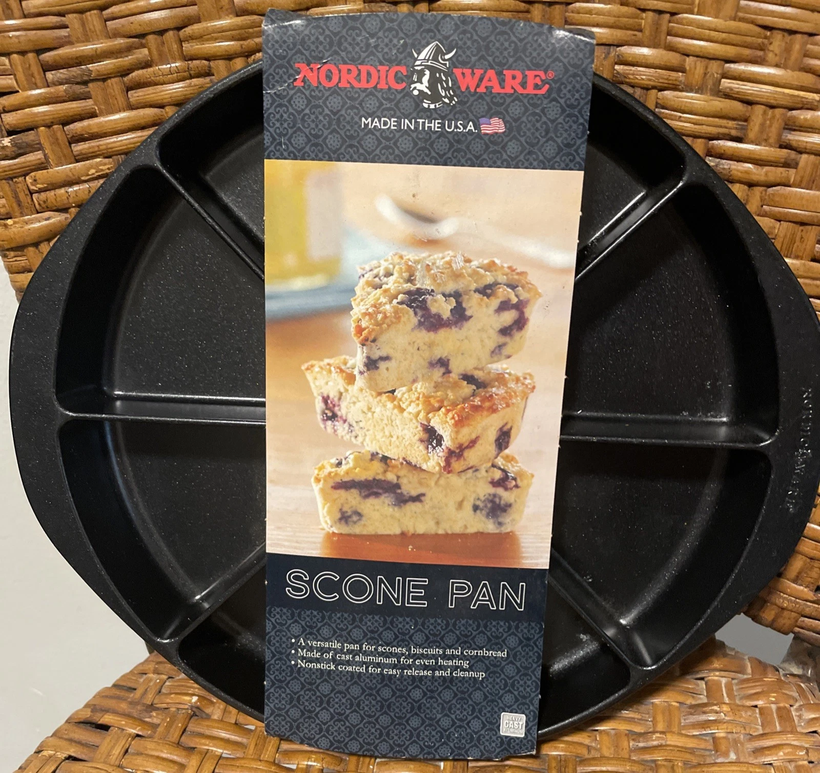 Nordic Ware Classic Scone Baking Pan Cast Aluminum Nonstick Bundt Pan 8 Cavities