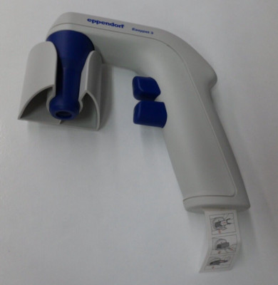 Eppendorf Easypet 3 Single Channel Electronic Pipette holder included