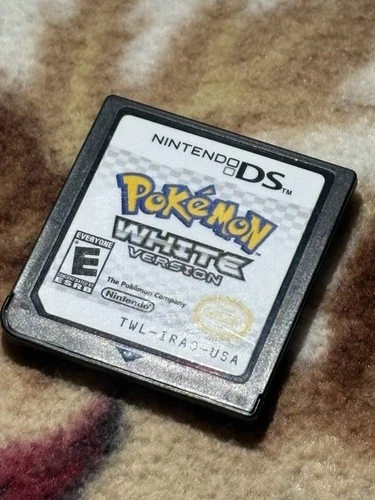 Pokemon White Version (Nintendo DS, 2011)