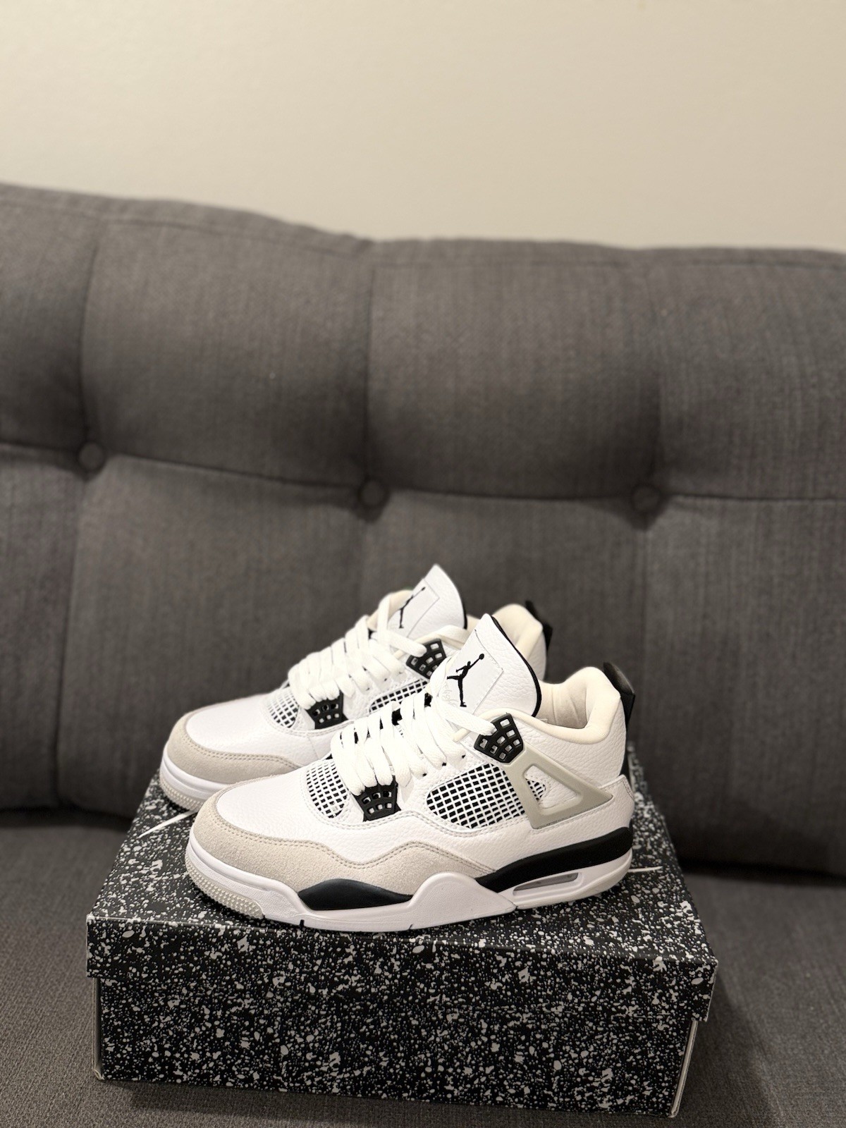 Air Jordan 4 Retro Talla 39 Blanco Negro