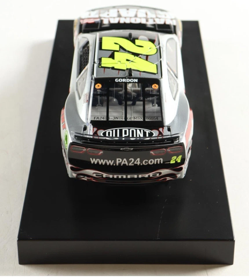 Caramelo de la Guardia Nacional firmado por Jeff Gordon LE NASCAR #24 2024 Camaro ZL1 1:24 #/78 Foto 4 de 4