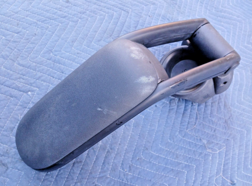 Mini Cooper Clubman R56 OEM Center Armrest Console Cupholder Black 2011-2015 - Picture 4 of 11