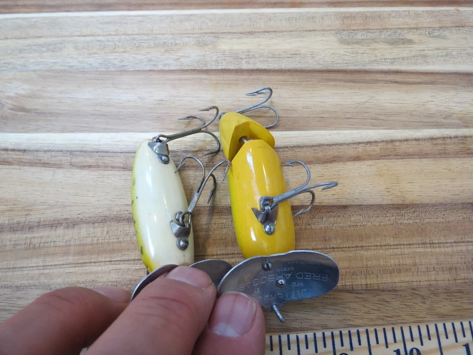 Señuelos de pesca Arbogast Jitterbug hechos en EE. UU. patrón de rana (lote #18722) Foto 3 de 4