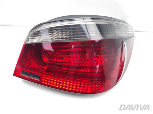 BMW 5 Series Hinteres äußeres Rücklicht Rechts 2003 Saloon 4/5dr 6910768 (02-05)