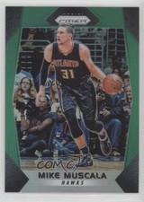 2017-18 Panini Prizm Green Prizm Mike Muscala #104 1s8