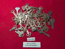 50 VINTAGE MISC. FLAT STEEL LEVER KEYS, ANTIQUE LOCKS & KEY LOT #604