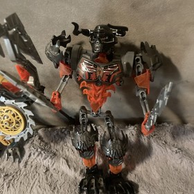 Lego 70795 Bionicle Mask Maker vs. Skull Grinder 