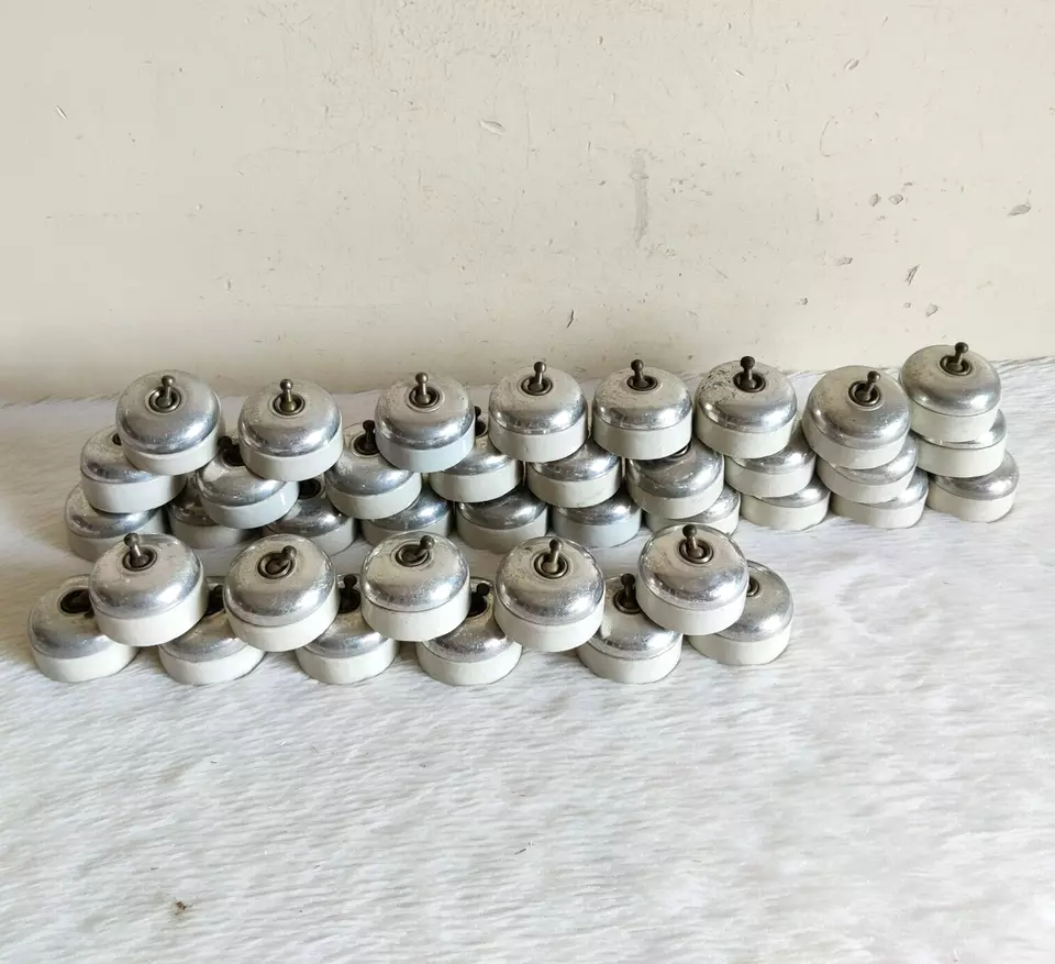 Interruptores eléctricos de cerámica de aluminio vintage de los años 40 juego de 38 EC71 en funcionamiento Foto 4 de 4