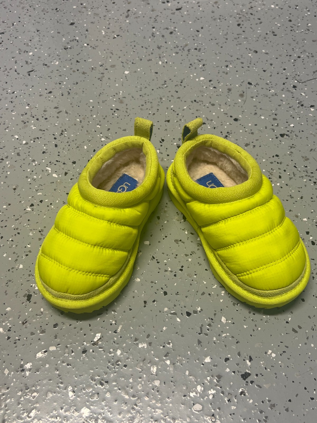 PANTOFOLA D’ORO Scarpe pantofole bambini giovani taglia 8 UGG Tasman LTA giallo poliestere puff lana NUOVE