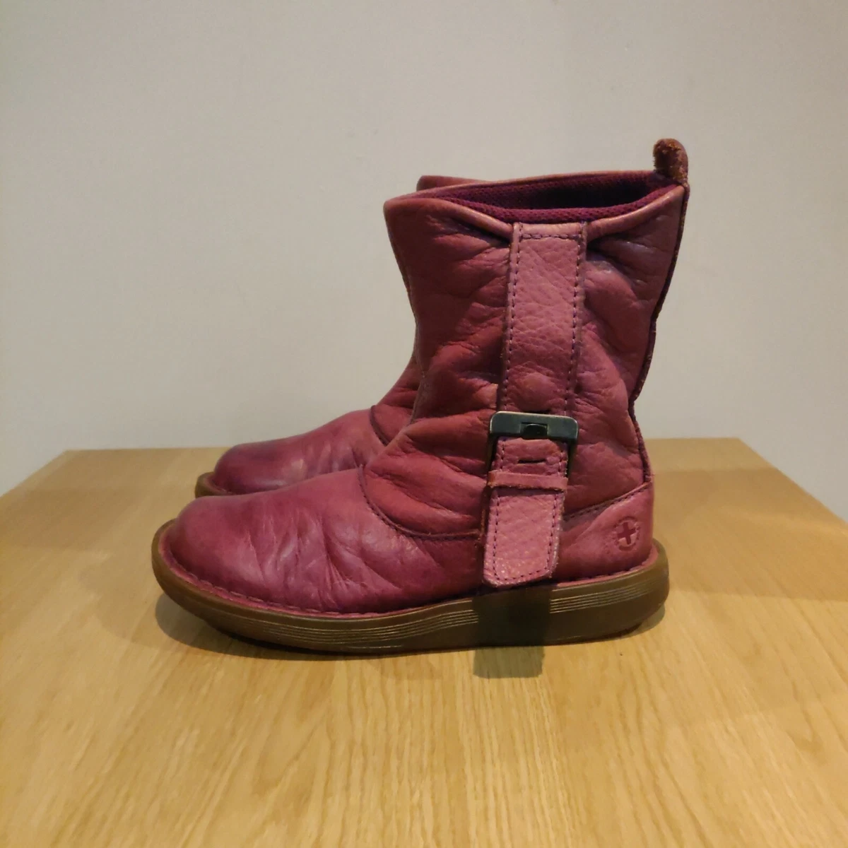 Dr martens tana shop boots