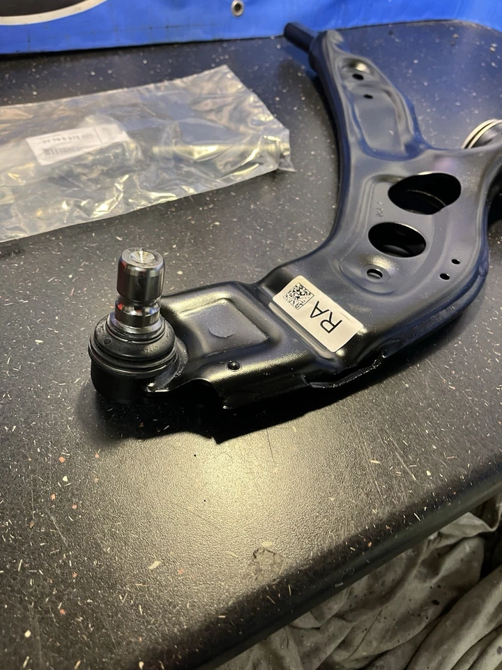 Mini F55 F56 F57 Right O/S Lower Suspension Control Arm 6879842 New Genuine - Image 2 of 4