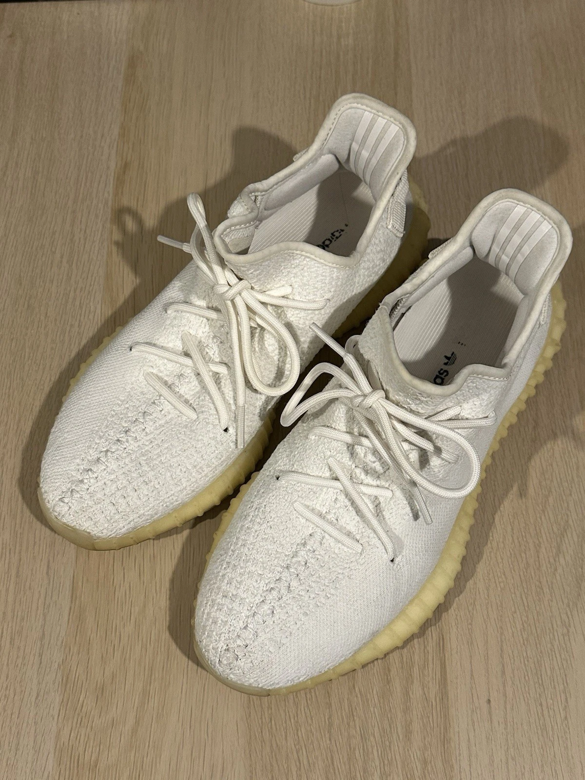 Taglia UK 9.5 Adidas Yeezy Boost 350 V2 crema tripla bianca