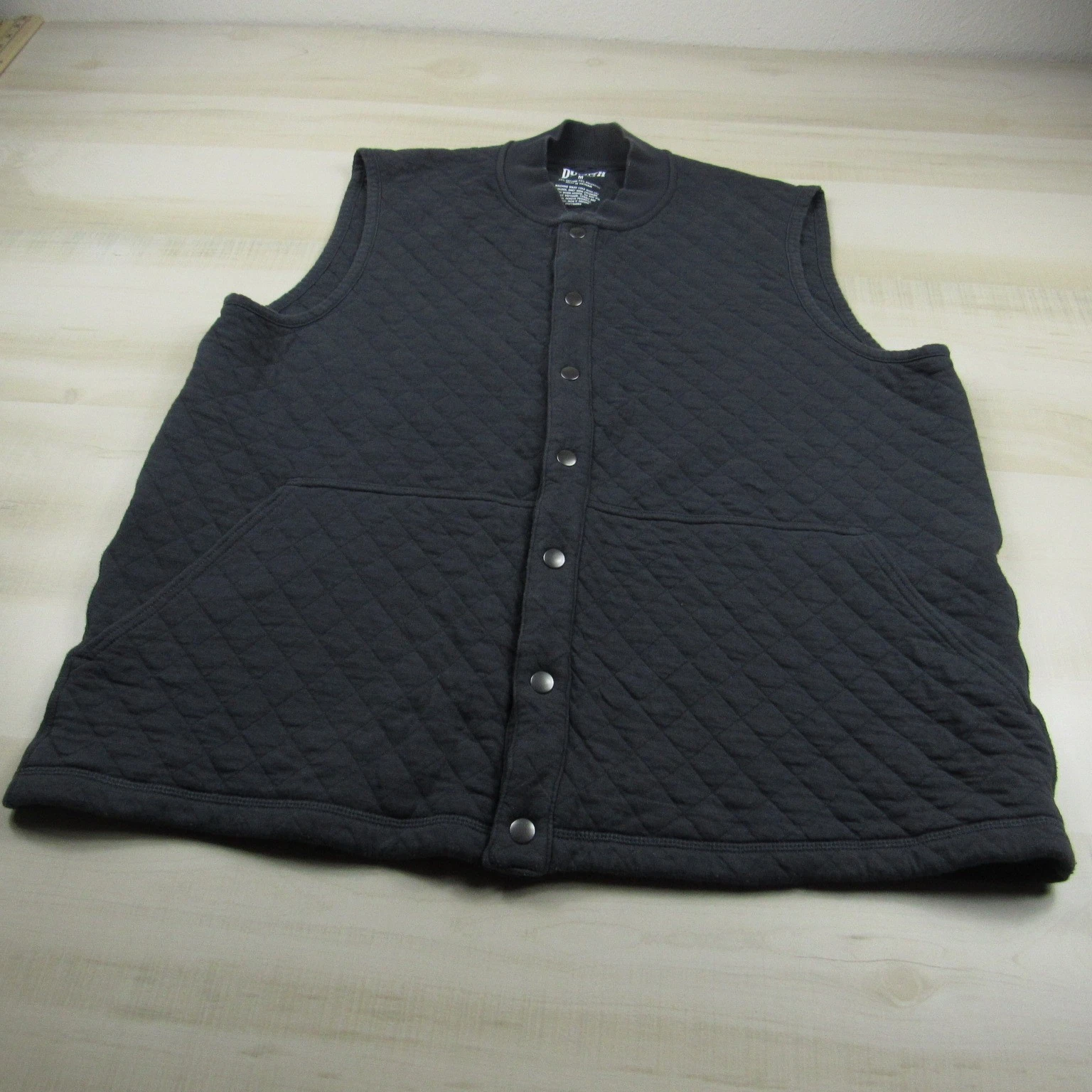Duluth Trading Vest Mens Medium Blue Gray Quilted Relaxed Fit Snap Up Outdoor