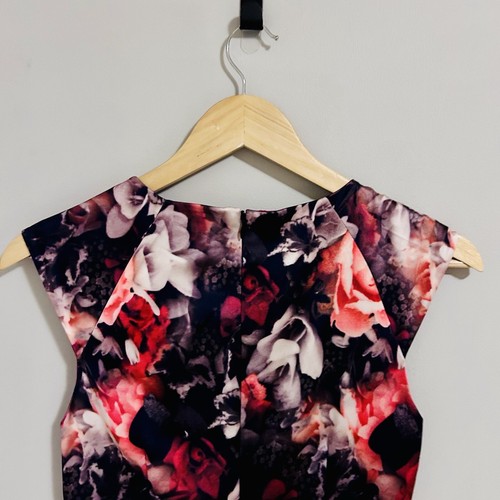 Alannah Hill Sleeveless Rose Floral Satin ‘Get Cracking’ Pencil Dress Size 6 - Picture 4 of 10
