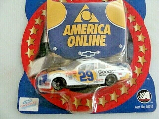 #29 - KEVIN HARVICK - AMERICA ON LINE CHEV - Winners Circle 2002 - 1:64 - NASCAR - Imagem 3 de 4