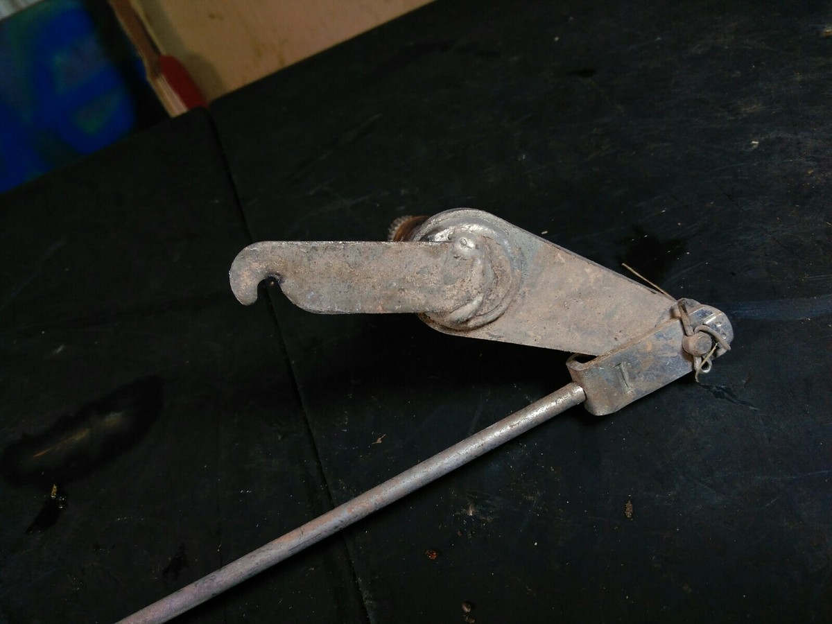 83 KAWASAKI KZ 750 K REAR BACK BRAKE PIVOT SHAFT ROD kz750k 1983