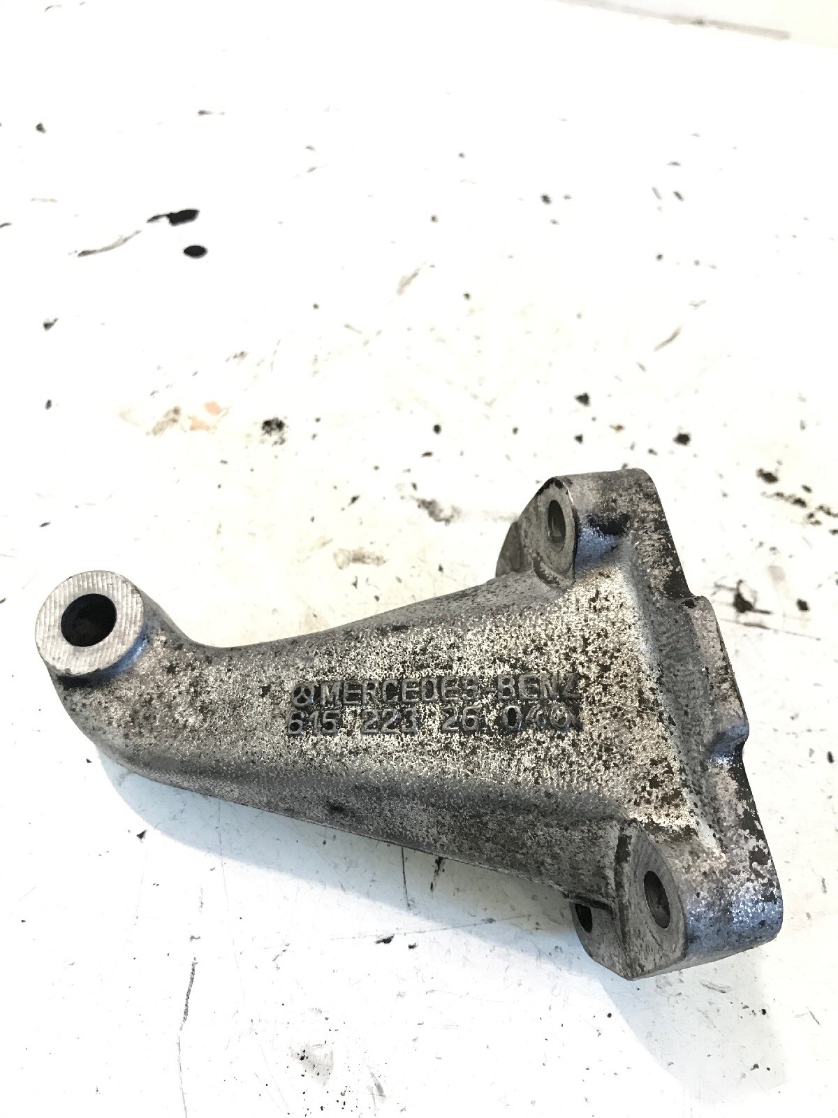 MERCEDES BENZ Mb100 Engine Mount Left 6152232604 Genuine Om616 2.4 