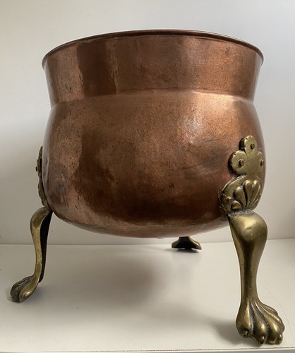 19th Century Copper Cauldron Jardiniere with Brass Paw Feet - Picture 3 of 13