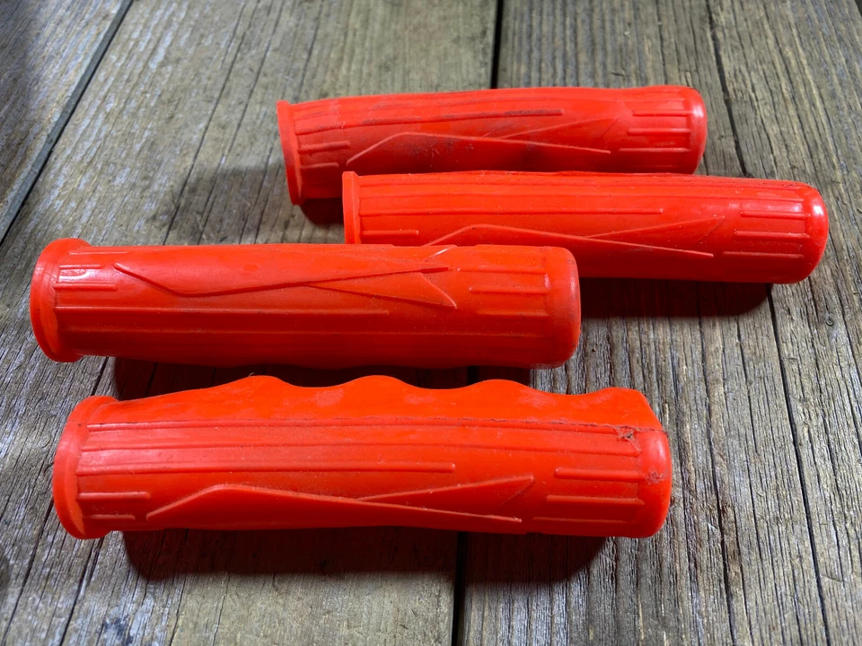 X4 VINTAGE BIKE BICYCLE SPACE ERA GRIPS FLUO ORANGE GRIPS 2 PAIRS 7/8 INCH BARS - Image 3 of 4