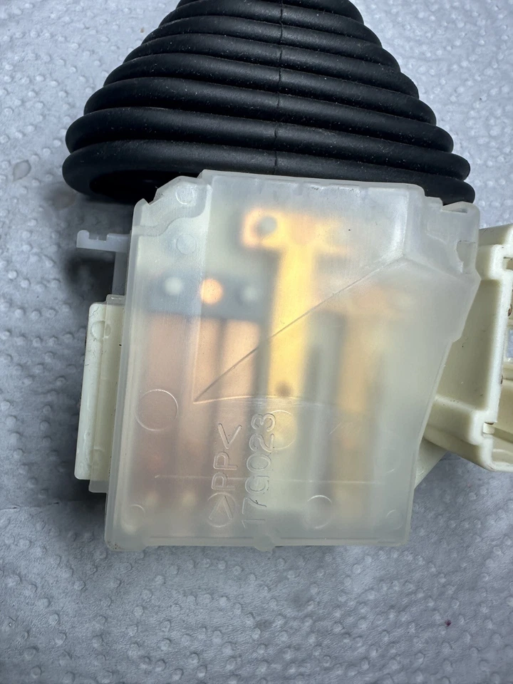 Empilhadeira Toyota com câmbio de marchas Swicht Got - Imagem 3 de 3