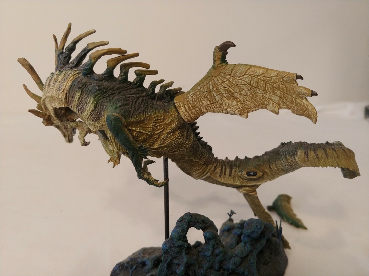 McFarlane's Dragons 水のドラゴン クラン McFarlane's Dragons 水のドラゴン クラン MCFARLANE'S DRAGONS