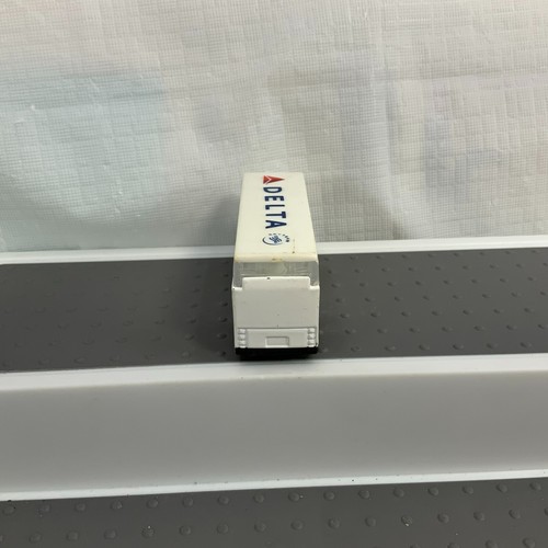 Vintage Real Toy Delta Airlines Double Decker Shuttle Bus White Die Cast - Picture 2 of 6