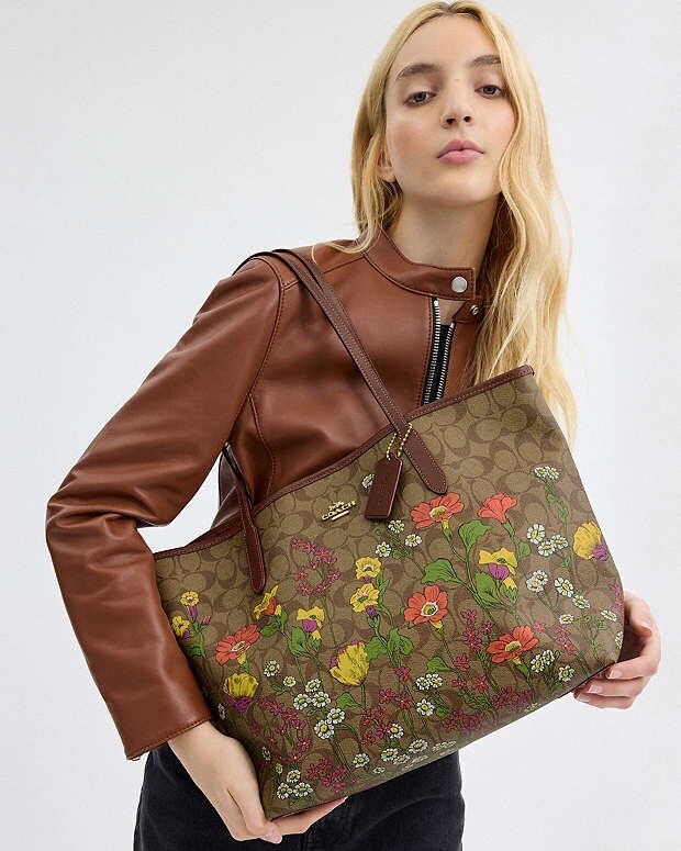 COACHシグネチャーフローラルプリント シティトートバッグ CR165 NWT Coach City Tote In Signature Canvas With Floral Print