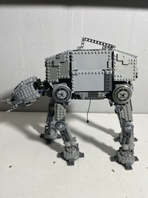 LEGO Star Wars 10178 Motorized AT-AT Walker w/ Minifigs 100% Complete