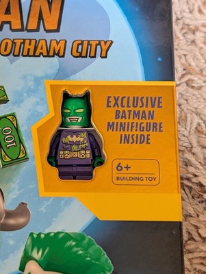 Lego DC Batman Adventures Gotham City Book w Exclusive Minifigure In Joker Mask