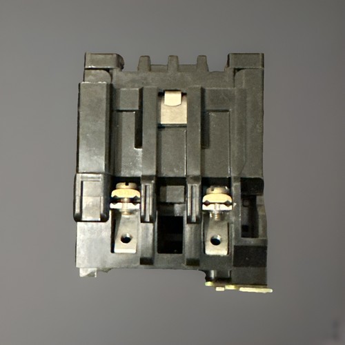 🔴Square D 8536 SBG1 CP1Y2 Taille 0 115/230VAC ; 600V Max Contacteur !!️ Fissuré - Photo 2/6