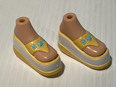 BRATZ SPRING BLITZ SANDALS 2003 Fashion Pack Platform Yellow Blue Flowers Shoes