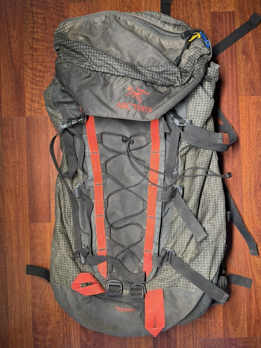 アークテリクス バックパックnozone35 【公式通販】