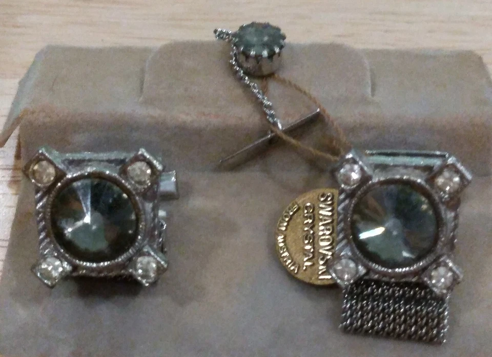 Vintage Swarovski Crystal Men's Cufflinks & Tie Back Set - Image 4 of 4