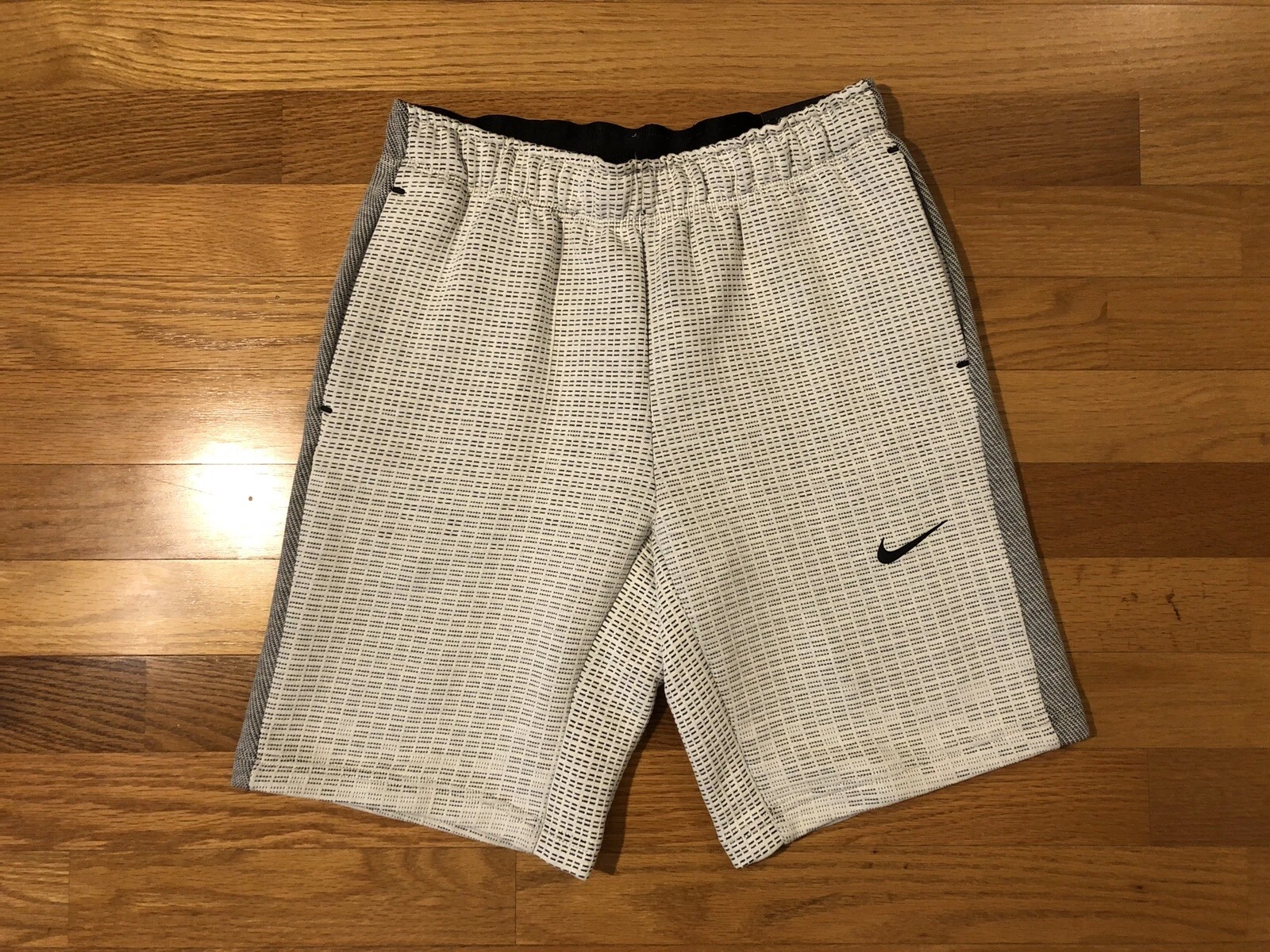 New S Nike Sportswear Tech Pack Active Shorts Light Bone Fleece CK2543-072 Mens