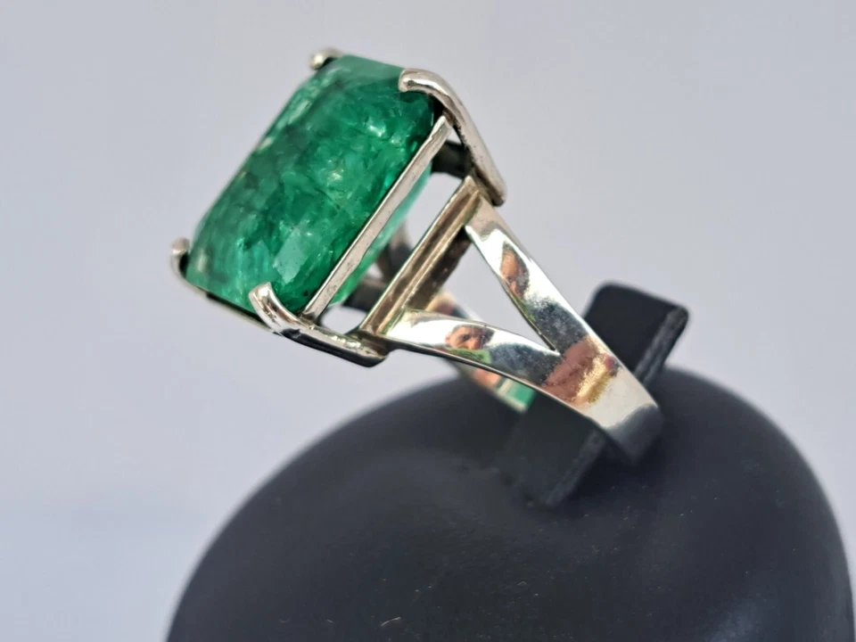anello In argento con smeraldo  8 carati Lab Grown  - Immagine 4 di 4