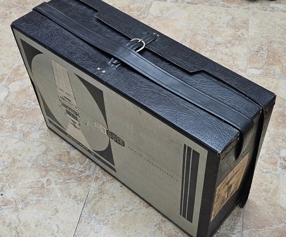 AMPLIADORA FOTOGRÁFICA DE LABORATORIO MEOPTA AXOMAT 3 DE 35mm LENTE 50mm Foto 2 de 4