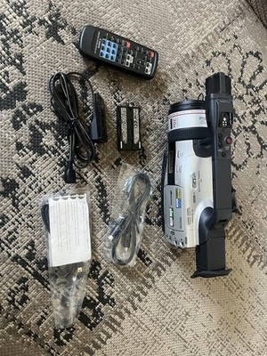 CANON DM-XM2 3CCD CAMCORDER MINI DV TAPE SEMI PROFESSIONAL VIDEO CAMERA