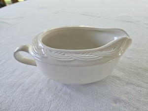 Pfaltzgraff Gravy Sauce Boat Acadia White / Off White Woven Pattern Stoneware