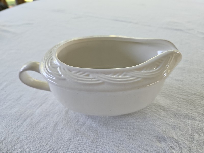 Pfaltzgraff Gravy Sauce Boat Acadia White / Off White Woven Pattern Stoneware
