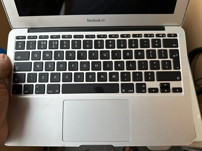 Apple MacBook Air 2012 i5 Prozessor 121Gb SSD HD 4GB RAM 11,6 Zoll